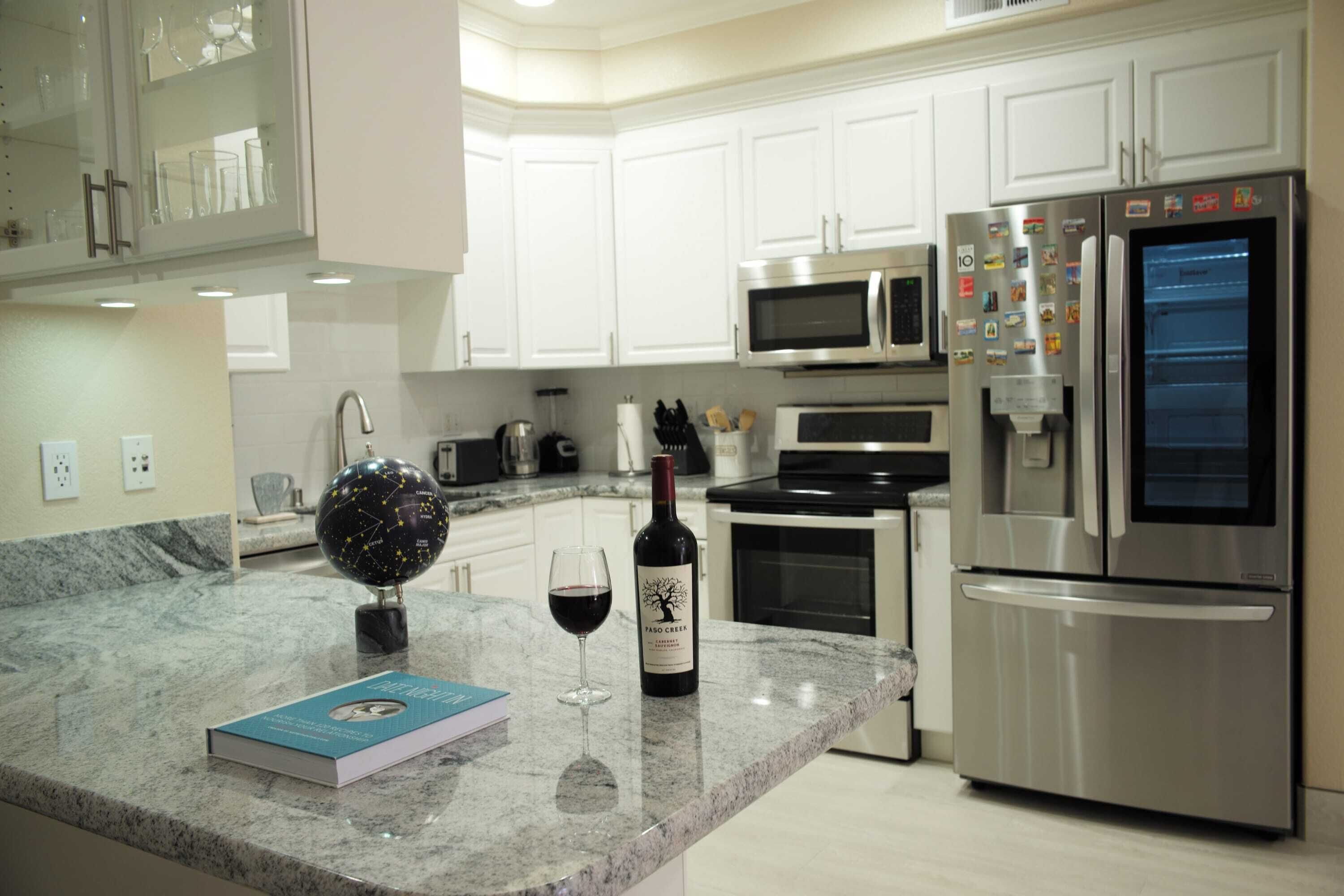 冰箱、微波炉、烤箱、炉灶