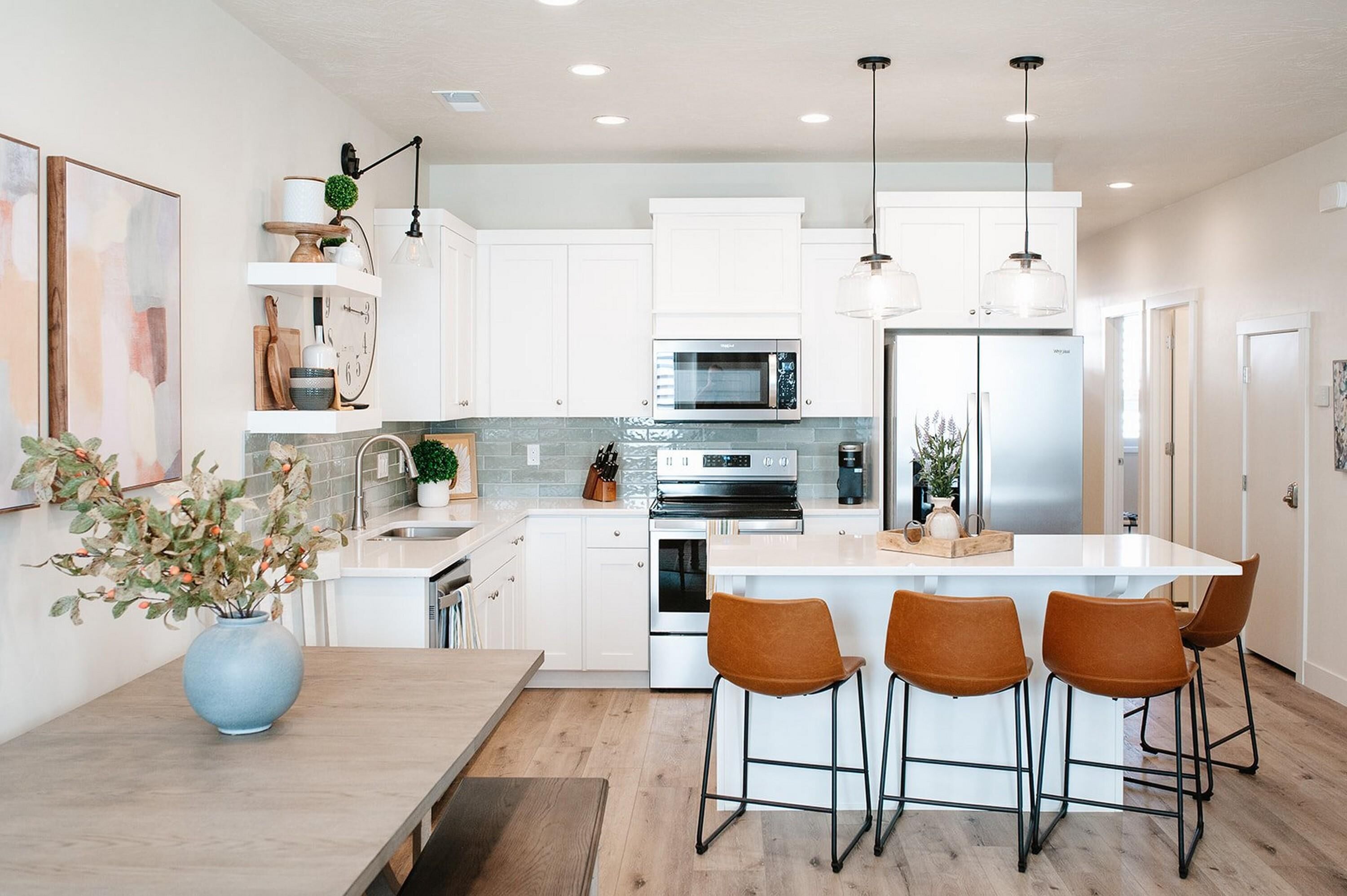 Townhome, 4 Bedrooms | Private kitchen