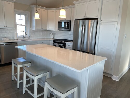 Luxury Newer construction -5BR 3.5 bath  2nd floor