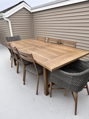 Outdoor dining