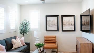 Townhome, 3 Bedrooms | Living room