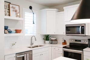 Townhome, 3 Bedrooms | Private kitchen