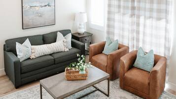 Townhome, 3 Bedrooms | Living room