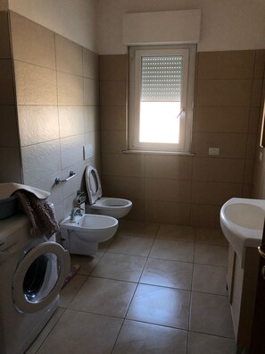 Shower, bidet - Sea View Penthouse 3 bedrooms 2 two bathrooms, 4 min walk to the beach (Civitanova Marche)