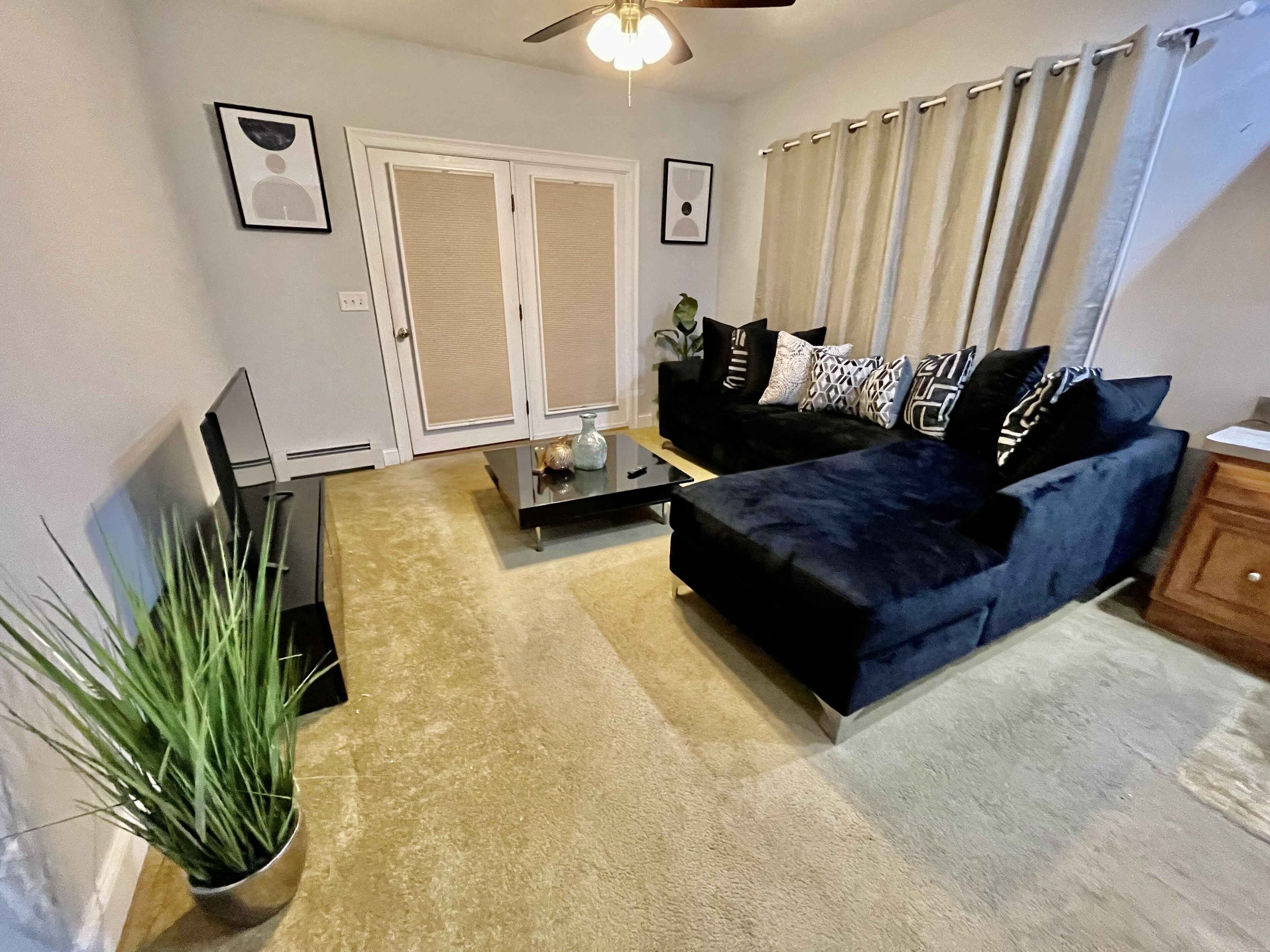 VERY LUXURIOUS QUIET AND PEACEFUL APARTMENT ..PRIVATE ENTRANCE