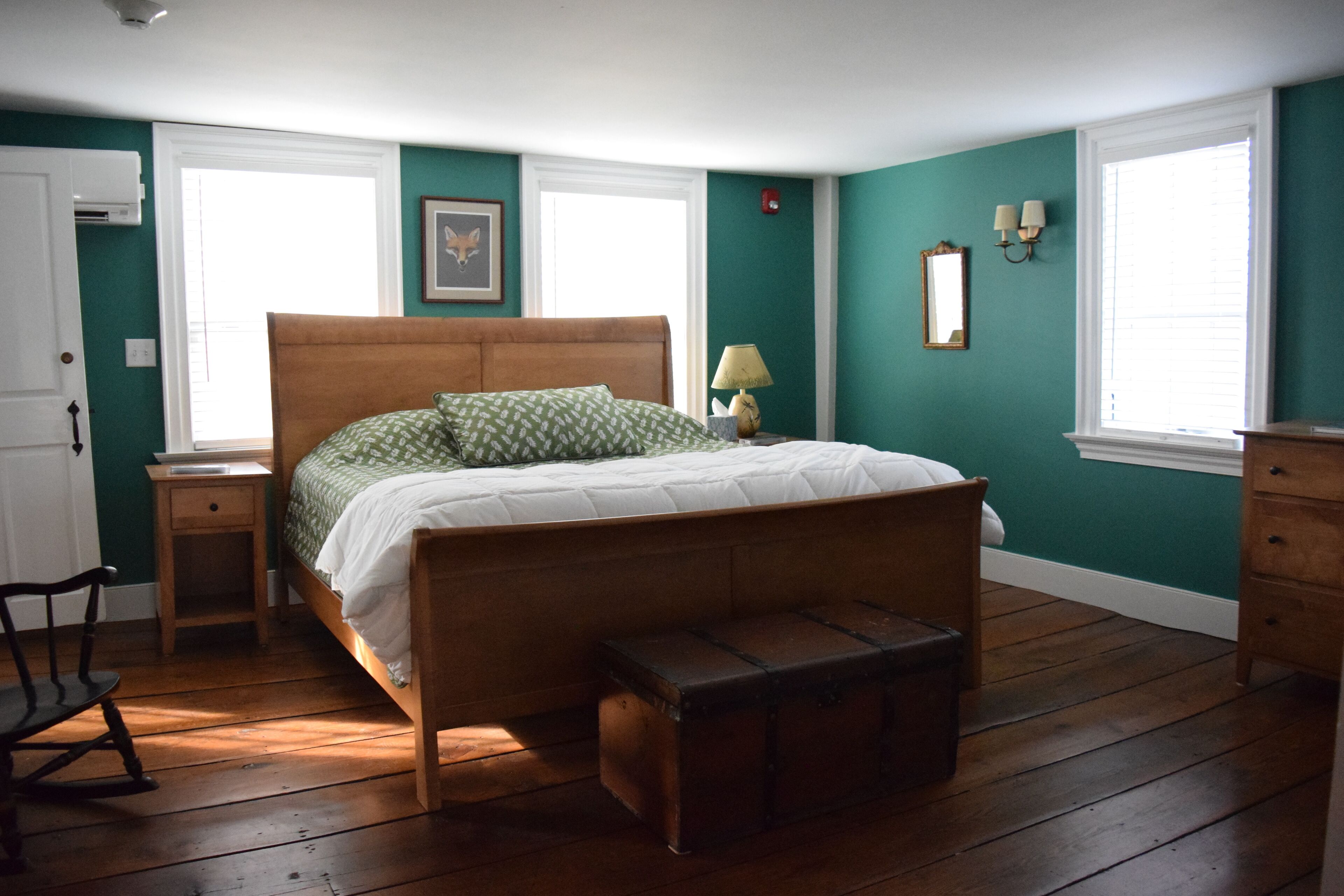Private Room at Dragonfly Inn