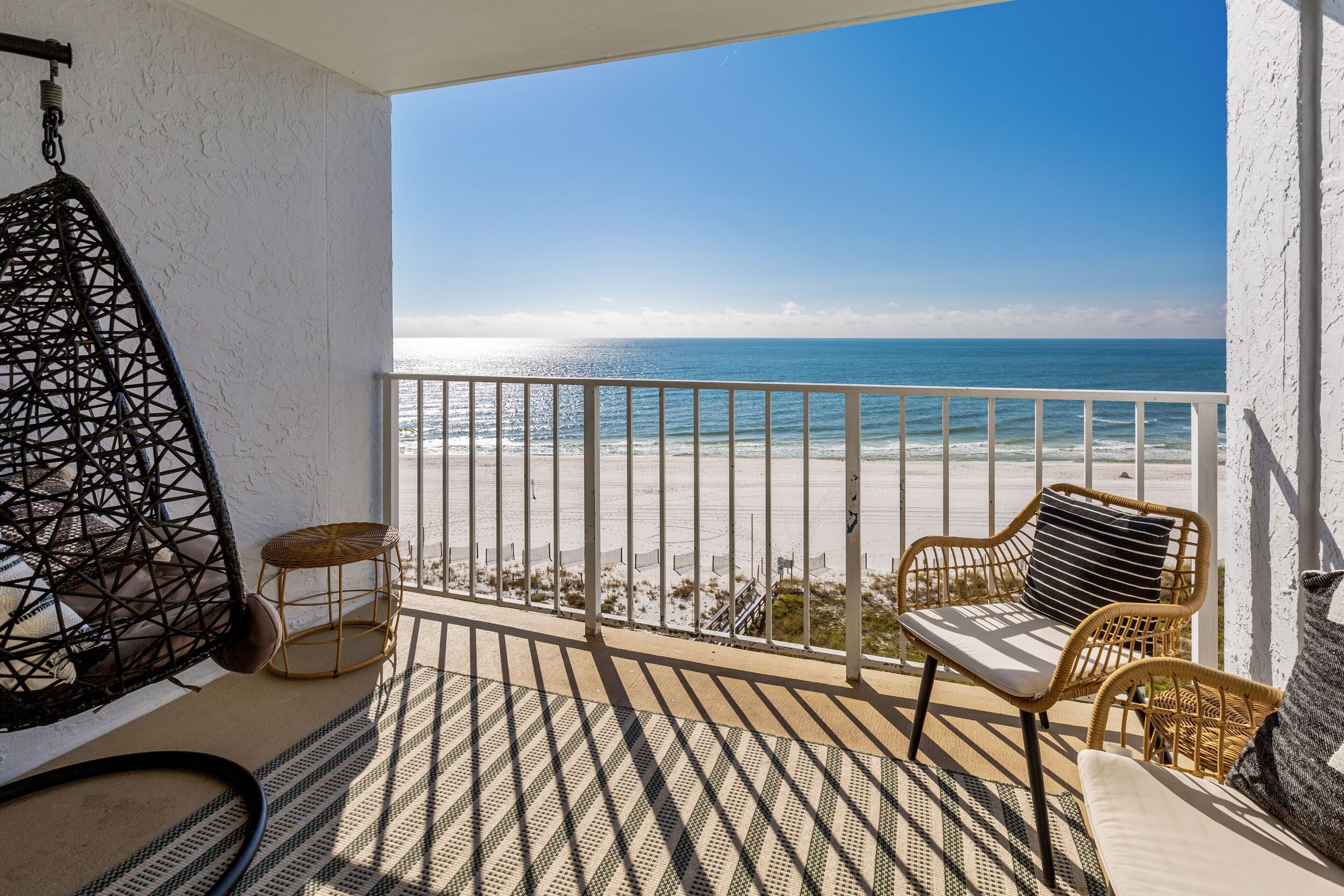 The Selah Condo - 2 Bed/2 Bath BEACHFRONT/COMPLETELY REMODELED!!