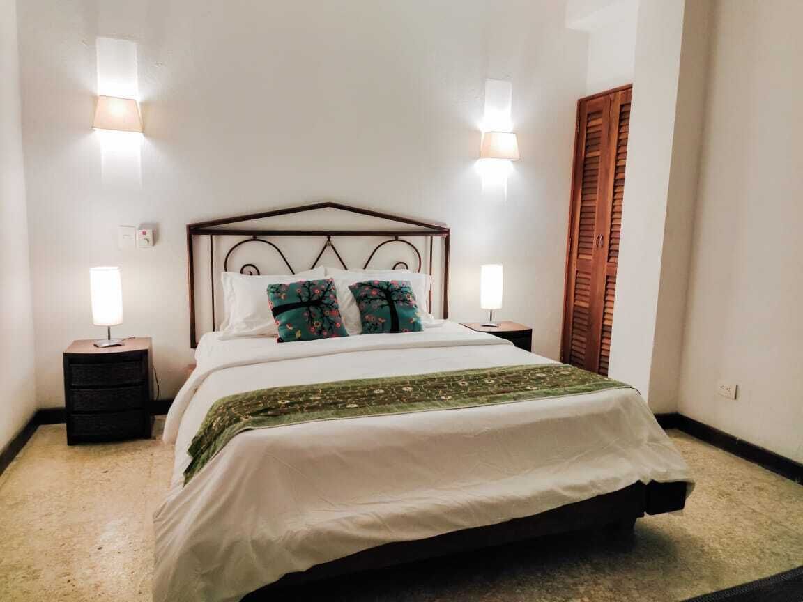 SPECTACULAR HOUSE WITH POOL AND TERRACE IN THE CITY CENTER