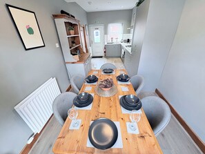 Cottage | Dining