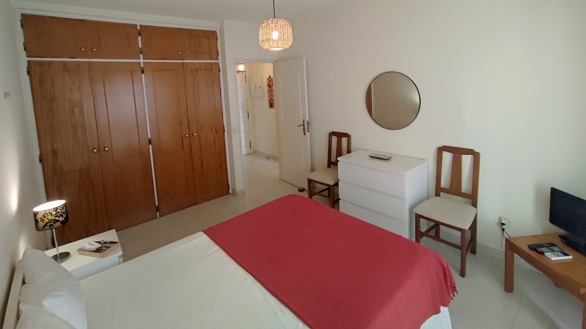 2BR Flat w/ AC in Portimão by LovelyStay