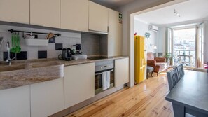 Kühlschrank, Ofen, Herdplatte, Geschirrspüler