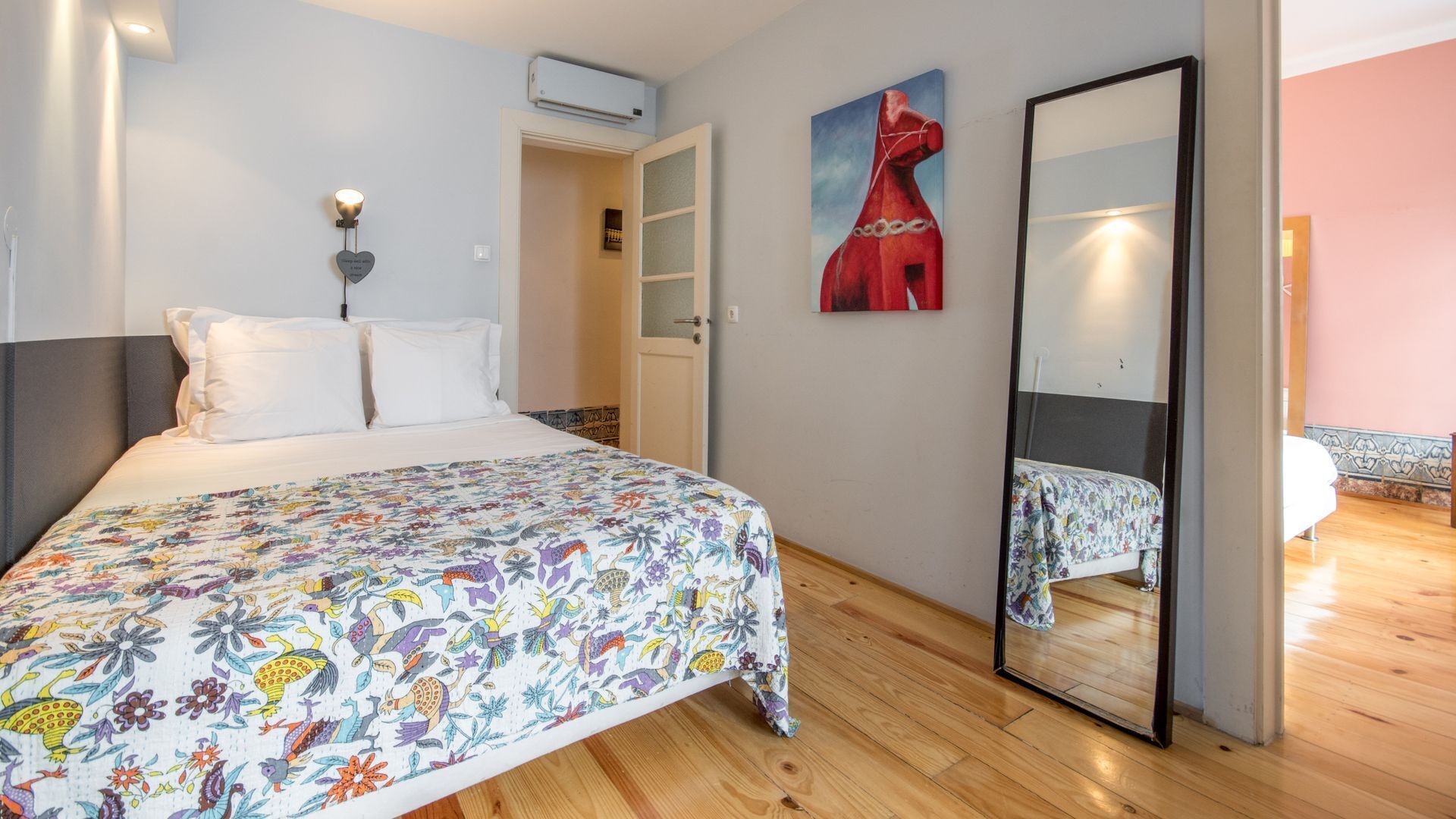 Lisbon Heart Apartments - Blue, by LovelyStay