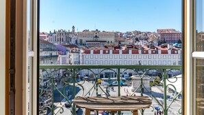 Unclassified image, 5 of 14, button - Lisbon Heart Apartments - Yellow, by LovelyStay (Lisboa)