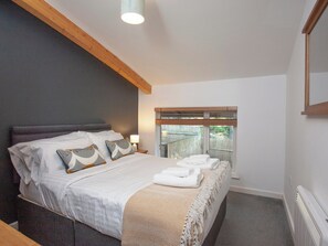 3 bedrooms, free WiFi, bed sheets - 3 bedroom accommodation in Porthtowan (Porthtowan)