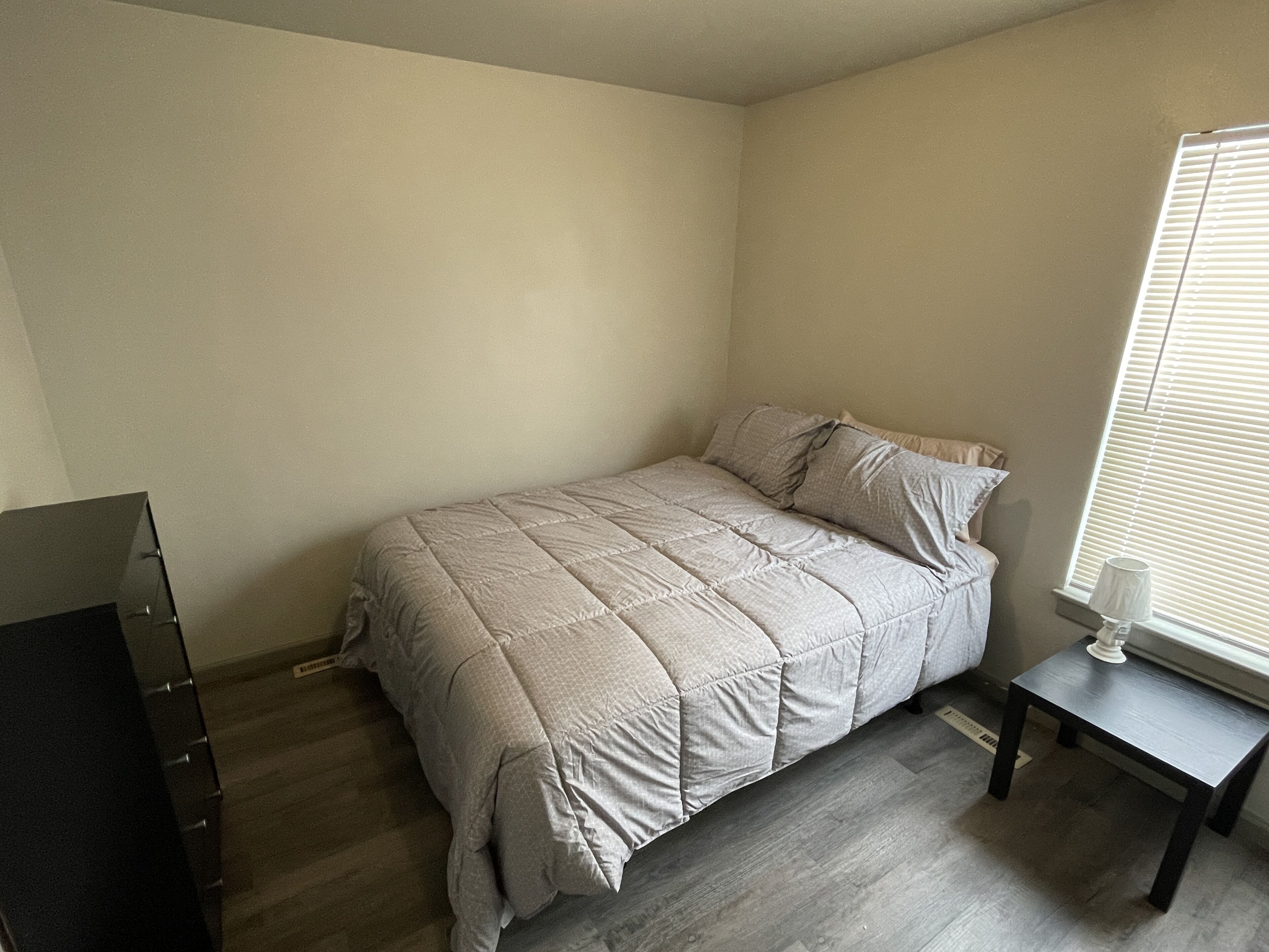 Updated duplex 2 minutes from great downtown shopping and food!