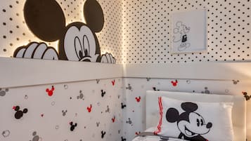 Deluxe-Stadtwohnung, 4 Schlafzimmer, eigener Pool | Individuell dekoriert, individuell eingerichtet