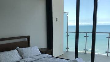 2 多间卧室、熨斗/熨衣板、WiFi、床单