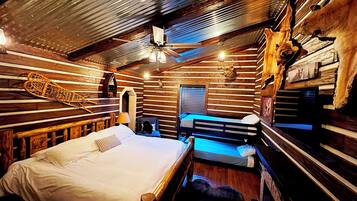 8 bedrooms, iron/ironing board, cots/infant beds, Internet