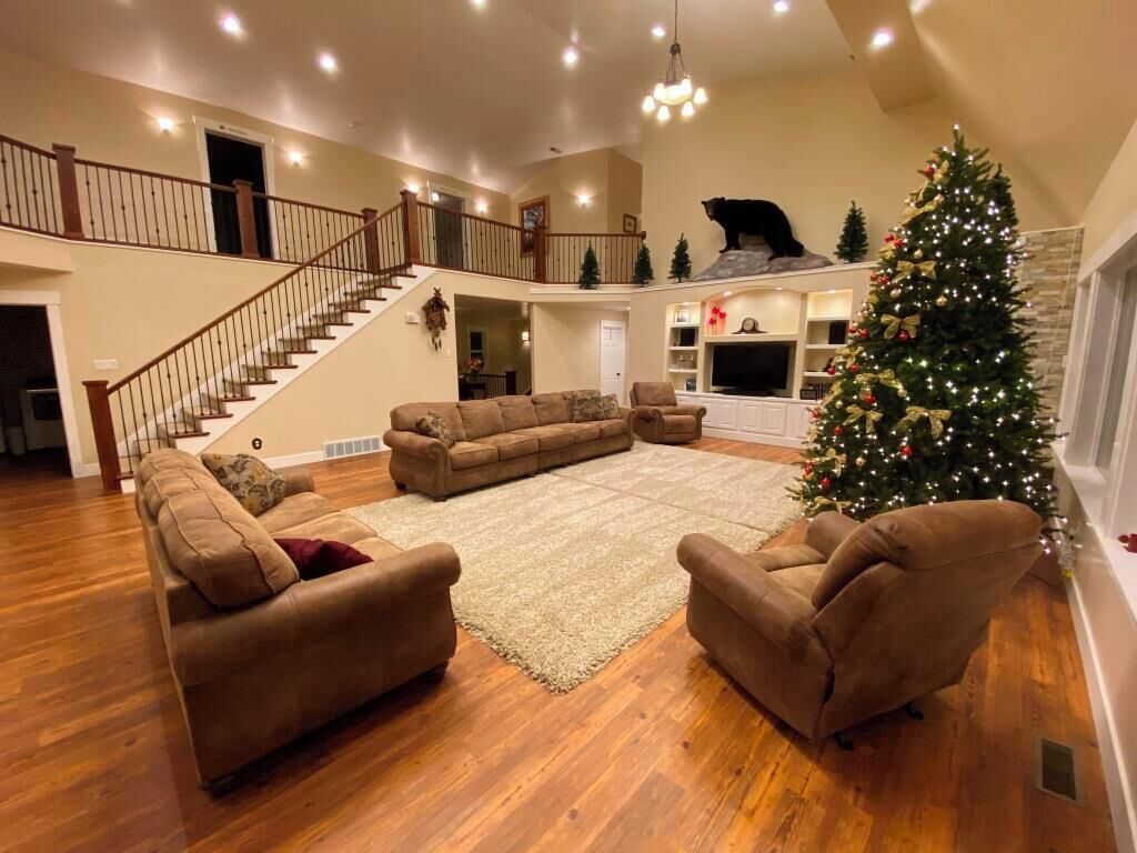 Chimenea, reproductor de DVD, futbolito y tenis de mesa 