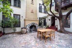 屋外ダイニングエリア