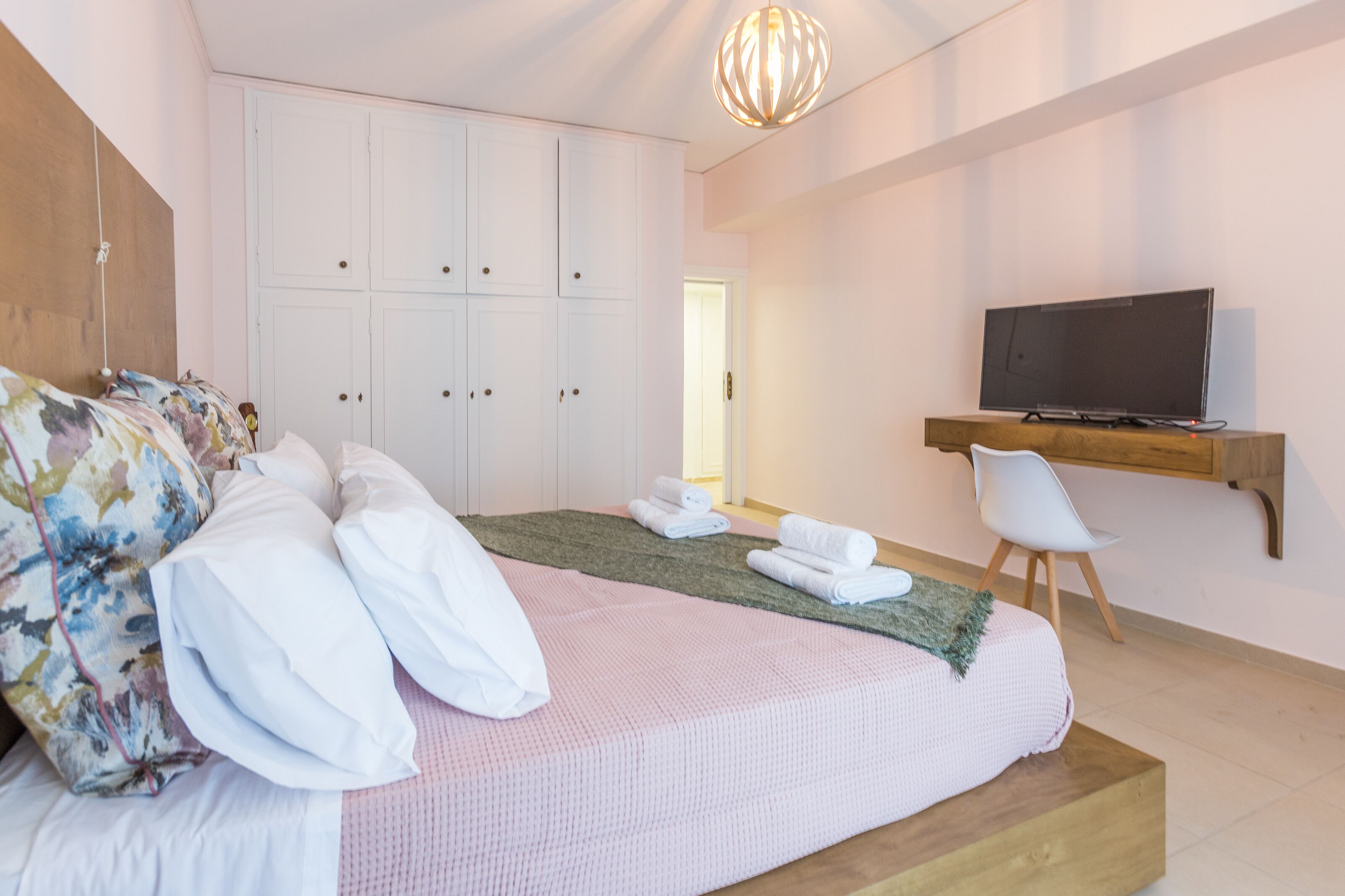 Varkiza Blue - 2bd apartment next to the beach