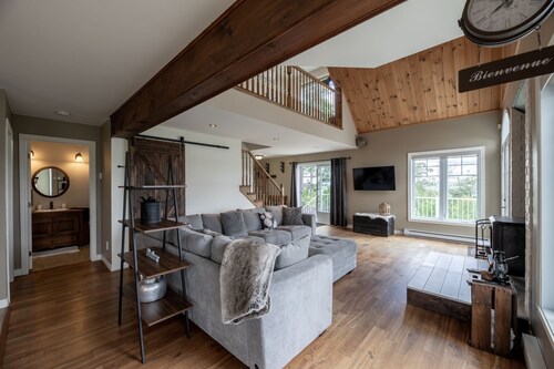 Le Grand Bonheur with wood-burning fireplace and spa