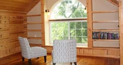 Historic 5 Bedroom Farmhouse in Wine Country