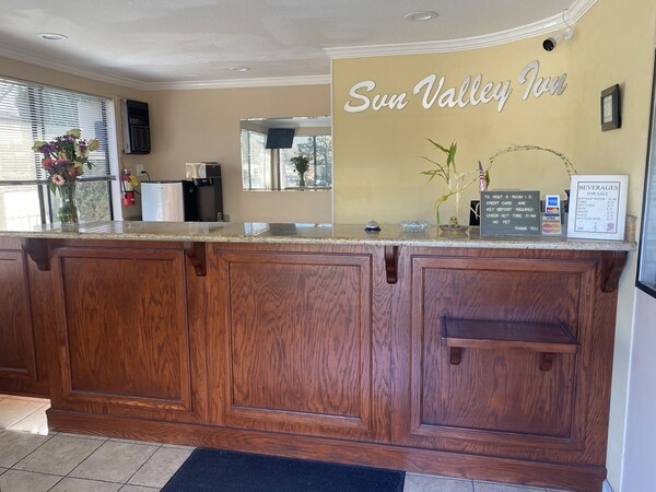 Sun Valley Inn - Concord, CA