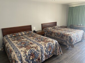 Deluxe Room, 2 Queen Beds, Non Smoking