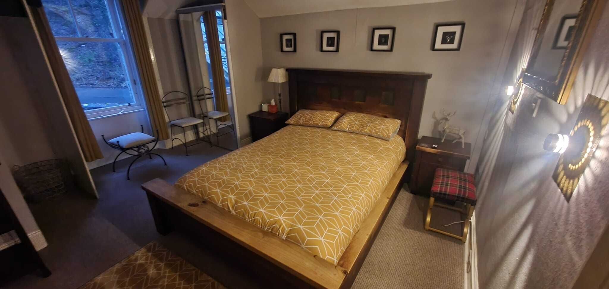 Romantic Grade C Listed Tower, Sea Views, Stunning Bathroom