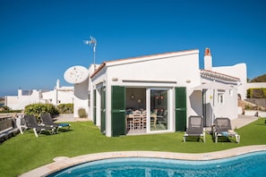Pool - Villa Binixiqui · Cosy 3 bedroom villa close to the sea. Full AC. WiFi (Binibèquer)