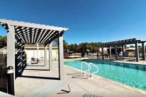 Pool - Dog Friendly Luxury Condo, Walk to the Beach (Corolla)