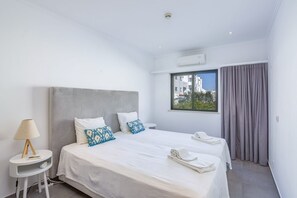 2 Schlafzimmer, Zimmersafe, Bügeleisen/Bügelbrett, kostenloses WLAN