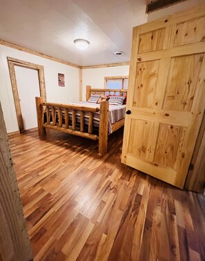 Interior - Guest House at CM Cattleco (Edgar Springs)