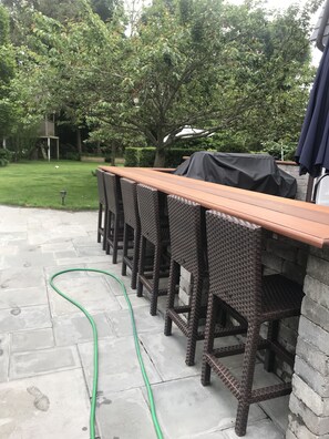 Outdoor dining - Remsenburg Ny a five minute drive to Westhampton Beach NY (Remsenburg)