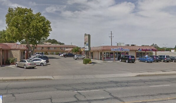 Front of property - CRYSTAL MOTEL (Red Bluff)