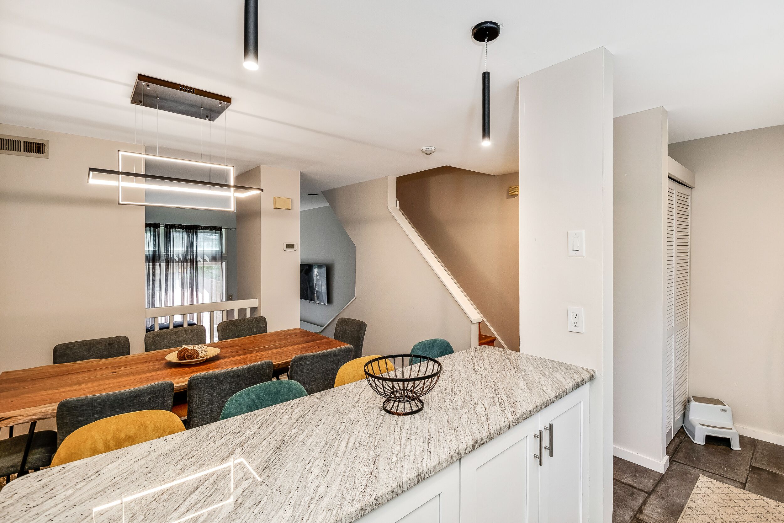 Exceptional 4BR/4BT +1CarParking +Outdoor Spaces!