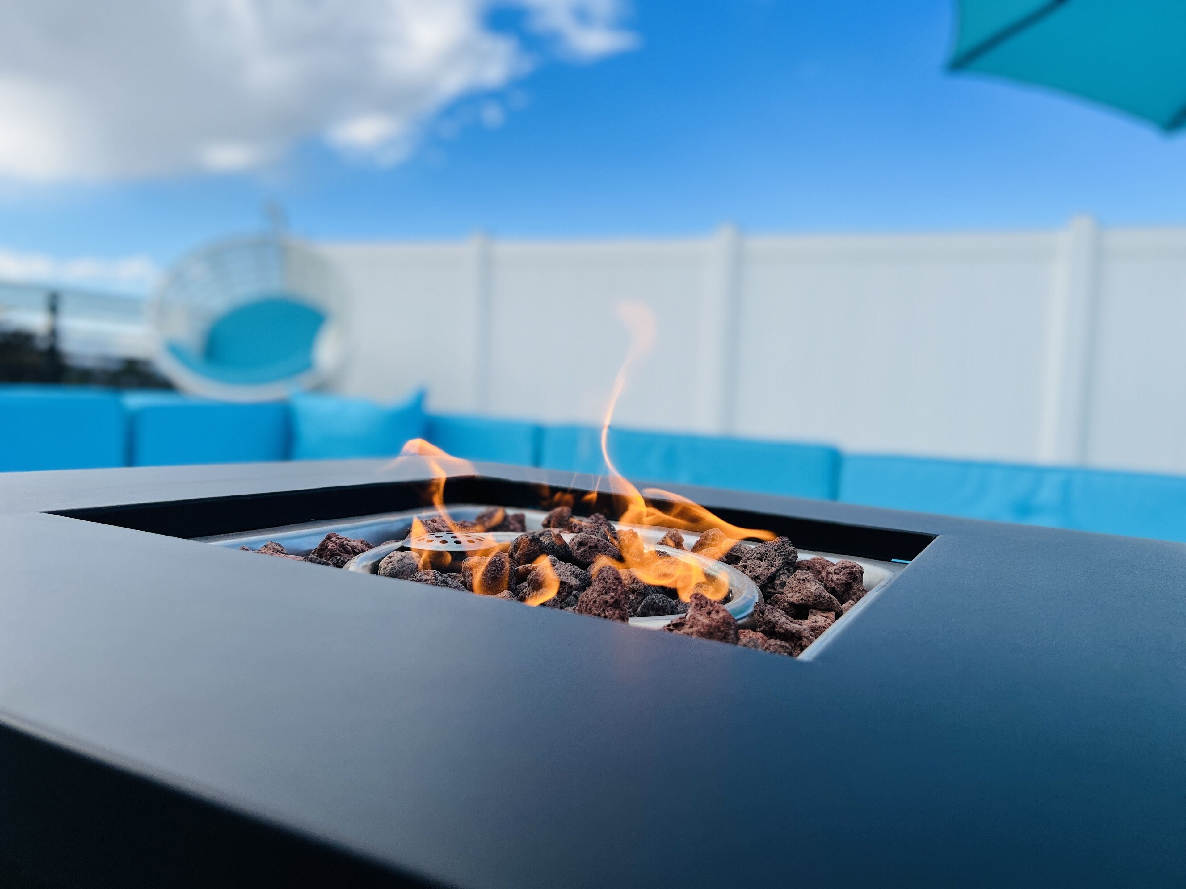 **NEW** LUXURIOUS LA HOME (Private Rooftop, Outdoor TV, Firepit, etc.)