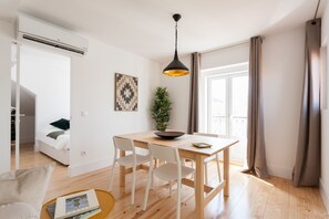 Private kitchen - Santa Justa Apartments, Downtown Center (Lisbon)