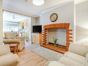 Living area - 2 bedroom accommodation in Bridlington (Bridlington)