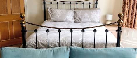 2 habitaciones, wifi gratis y ropa de cama