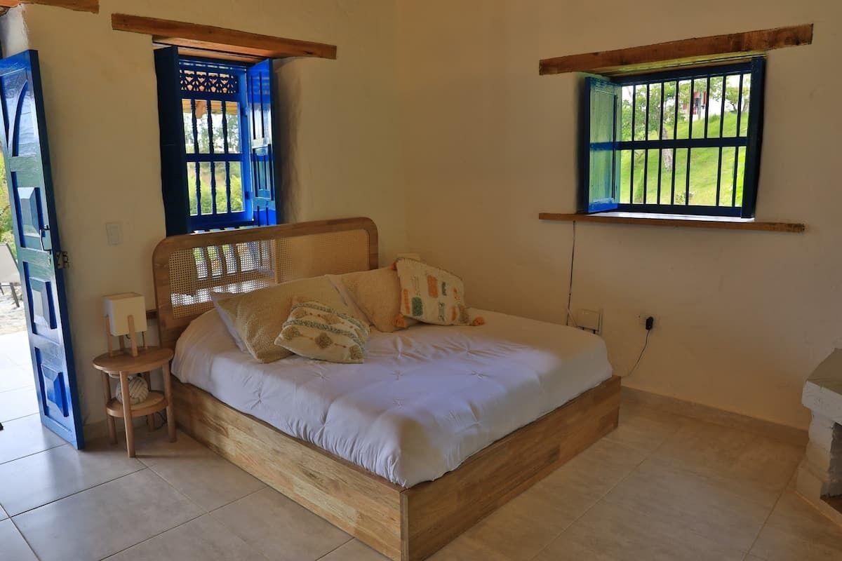 Casita in Guatapé with access to the Lake and View of the Stone