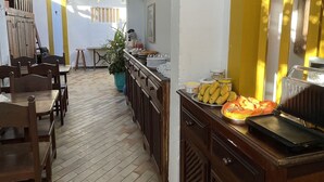 Desayuno buffet incluido todos los días 
