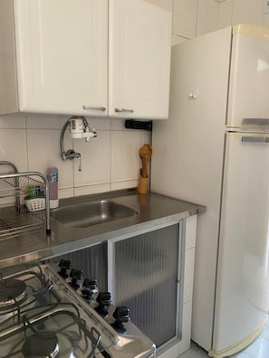 House | 1 bedroom, free internet