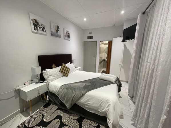 7 bedrooms, WiFi - SEMENI ASANTE GUESTHOUSE (Johannesburg South)