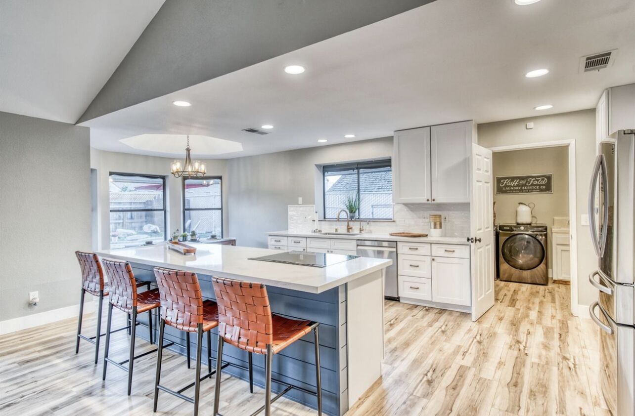 Executive Rental, open floor plan, 3 bdr, 2 bath, office and pool.