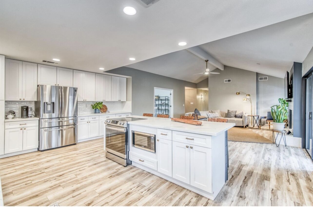 Executive Rental, open floor plan, 3 bdr, 2 bath, office and pool.