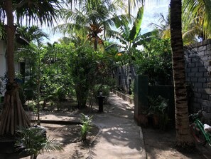 Property grounds - Warna Beach Hotel (Gili Trawangan)