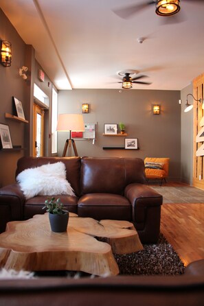 Interior - The Larix Hotel (Kimberley)