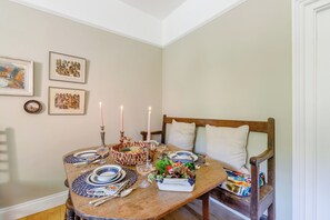Dining - 2 bedroom accommodation in Tenbury Wells (Tenbury Wells)
